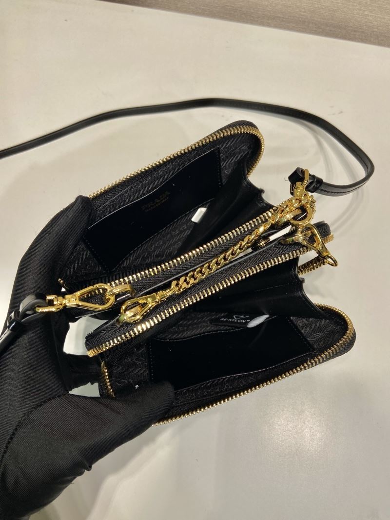 Pra*a triangle pouch